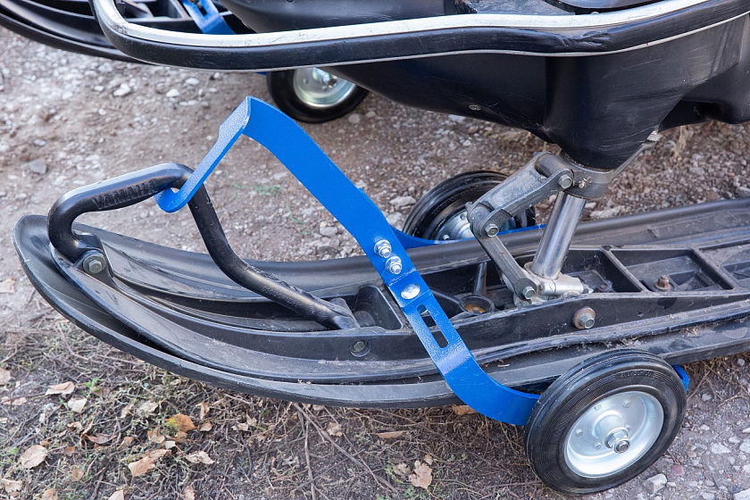 Усиленные подкаты под лыжи снегохода