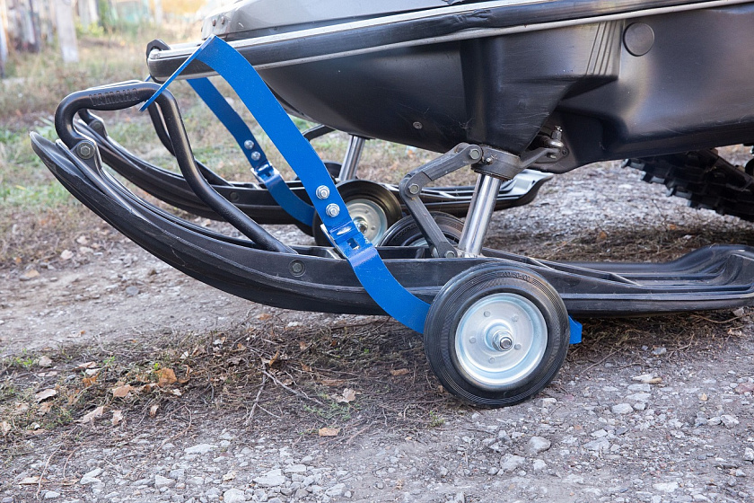 Усиленные подкаты под лыжи снегохода